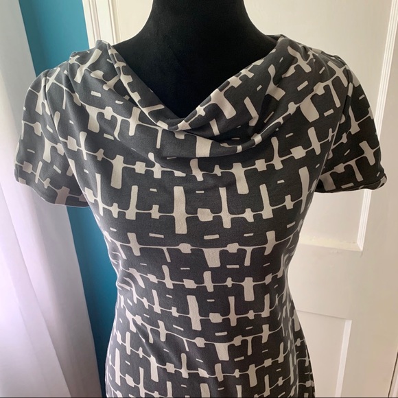 Grey and white Banana Republic dress. - Picture 2 of 4